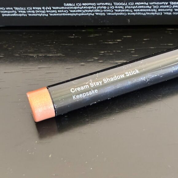 Glo Skin Beauty Cream Stay Shadow Stick (Keepsake) Eyeshadow & Lip Liner - Picture 3 of 4